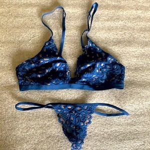 Frederick’s of Hollywood lace bra & thong set